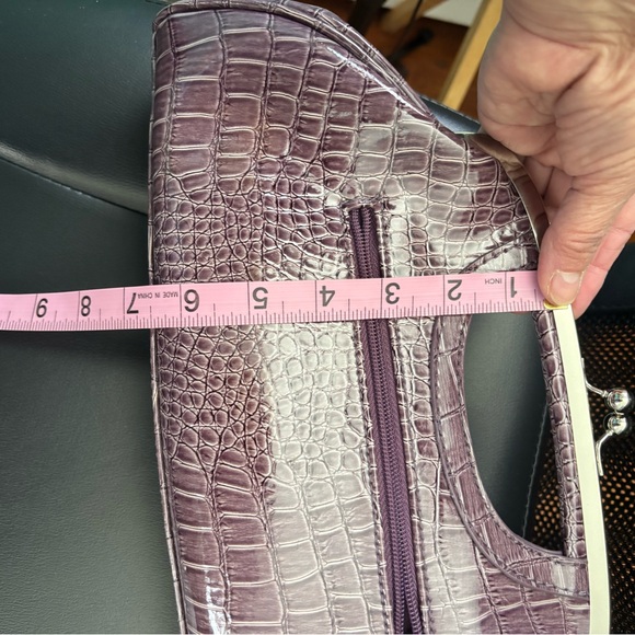 Crocodile embossed bag -clutch - Picture 10 of 10
